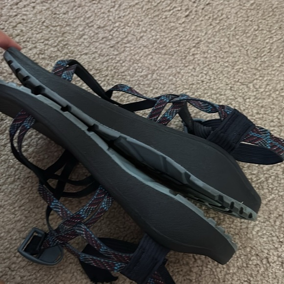 Chaco Black and Multicolor Strappy Sandals size W 9 - Picture 6 of 7